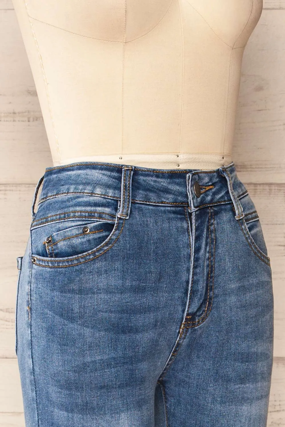 Eggjestolen | High-Waisted Flared Leg Jeans