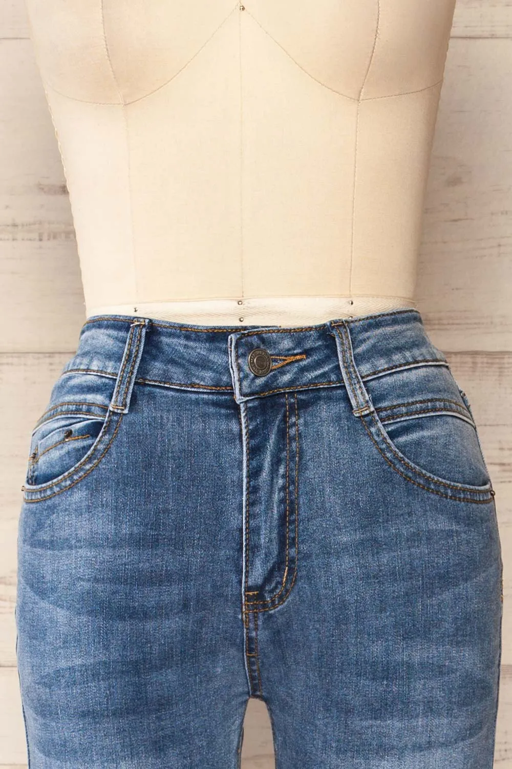 Eggjestolen | High-Waisted Flared Leg Jeans