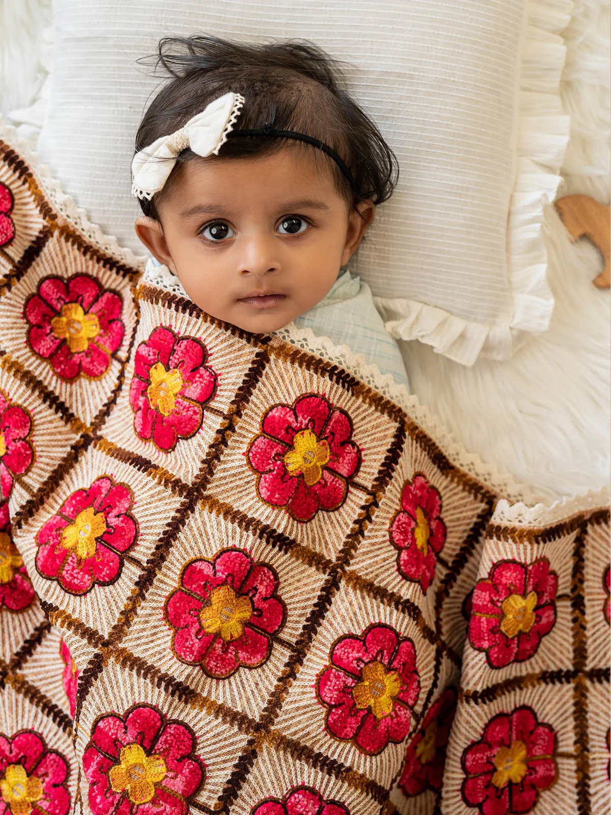 Girl's Woollen Red Rose Embroidered Reversible Luxury Baby Kids Blanket - HALEMONS