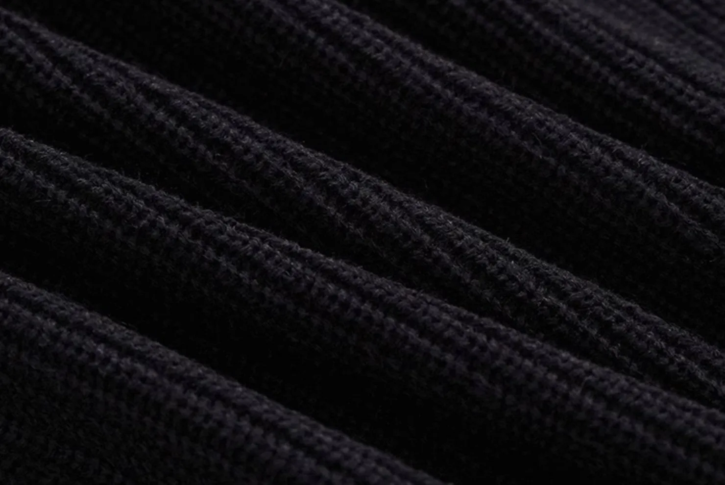 KNITTED V-CUT VEST