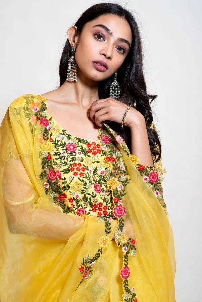 Smriti Apparel's Light Yellow Kurta with Bell Bottom Pants - Rent
